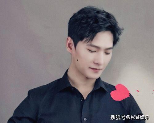 杨洋爆料热巴视频,揭秘明星幕后互动瞬间 第3张 杨洋爆料热巴视频,揭秘明星幕后互动瞬间 第3张